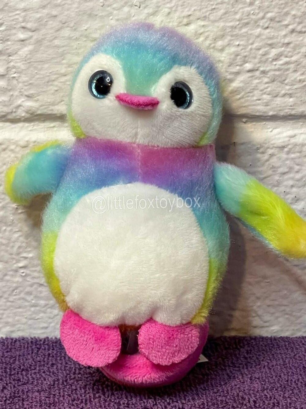 The Petting Zoo CandyPalz Rainbow Penguin Plush Slap Bracelet 2023 Pastel ESSA